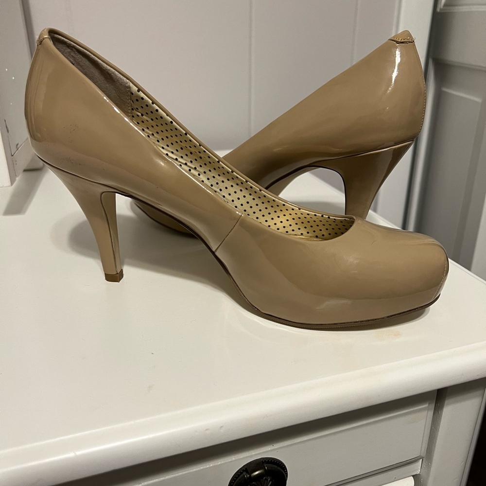 Size 10 madden girl pumps